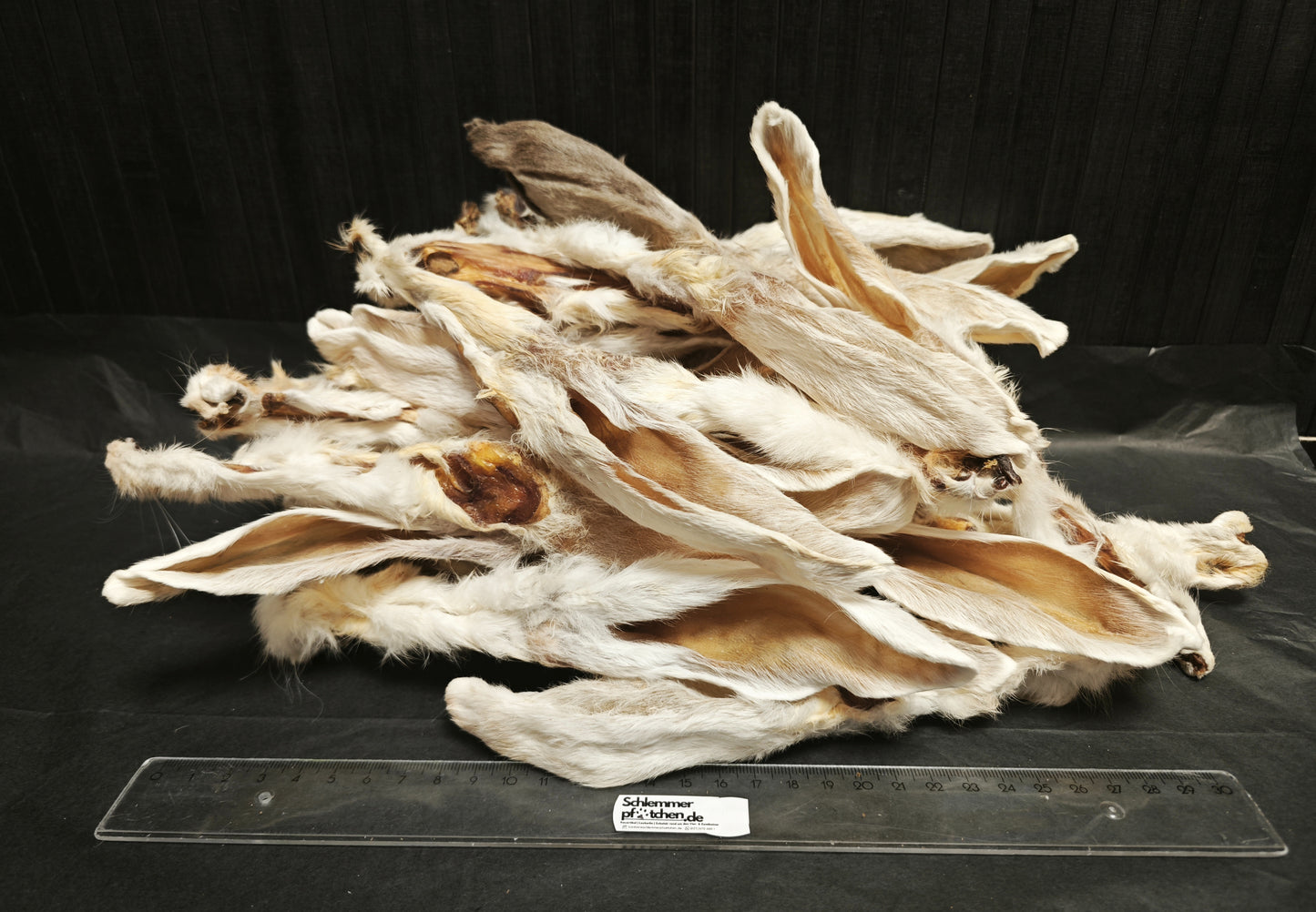 Kaninchen-Ohren_mit_Fell_30_Stueck_Schlemmerpfötchen