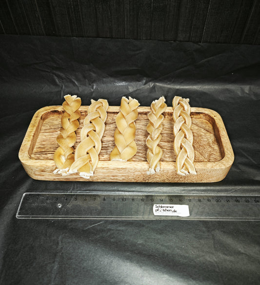 Buffalo hide braids – guaranteed natural chewing fun!