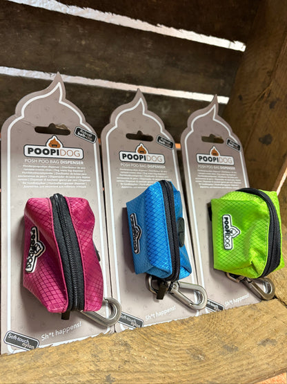 Poopidog Hundekotbeutelspender Nylon: grün, blau oder violett (beerenfarbend) von der Seite